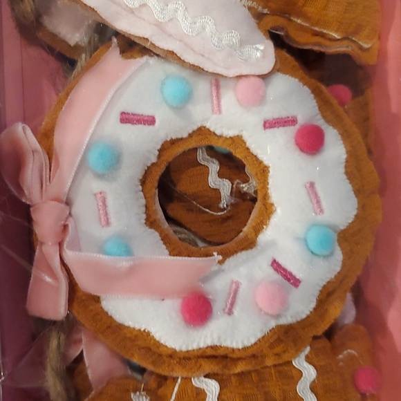 Peppermint Square Pastel Gingerbread Garland-NWT - Picture 3 of 4